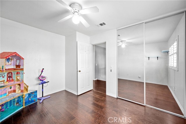 Building Photo - 10703 Valley Dr