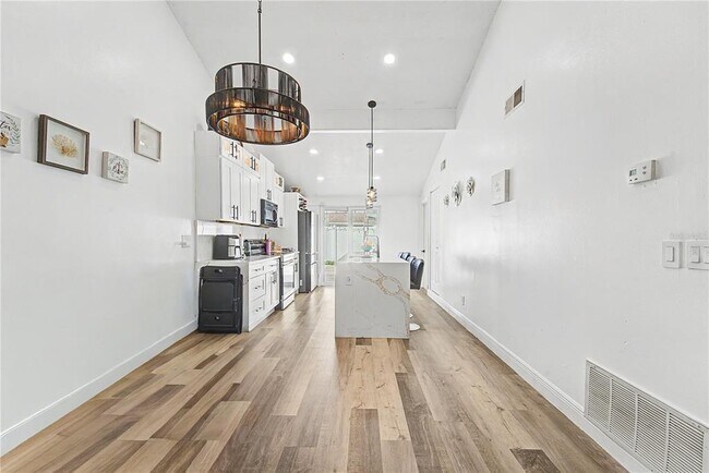 Building Photo - 8304 Dasa Pl