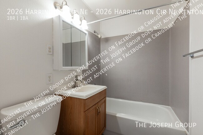 Building Photo - 2026 Harrington Cir NE