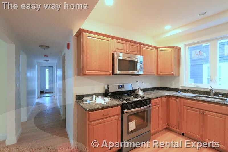 Building Photo - 25 Lewis St