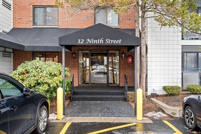 Primary Photo - 12 9th St