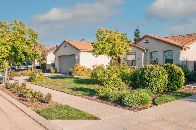 Building Photo - 3952 Serena Ave