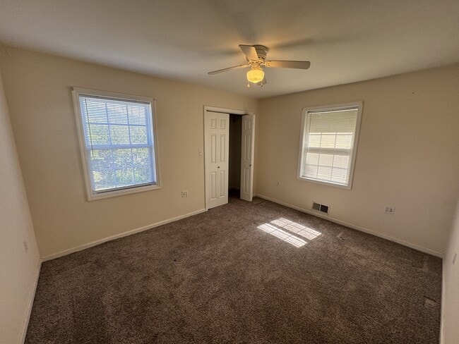 Building Photo - 355 Edella Rd