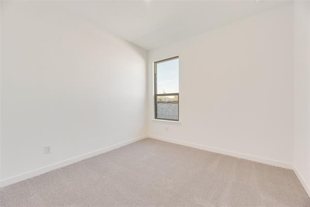 Building Photo - 1600 Adams Dr