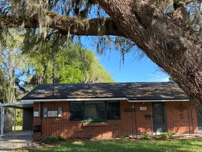 Building Photo - 104 St Elmo Rd