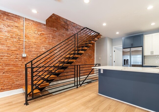 Building Photo - 2232 Manton St