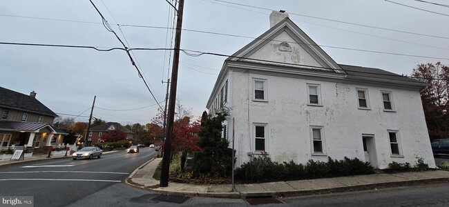 Building Photo - 2196 Spinnerstown Rd