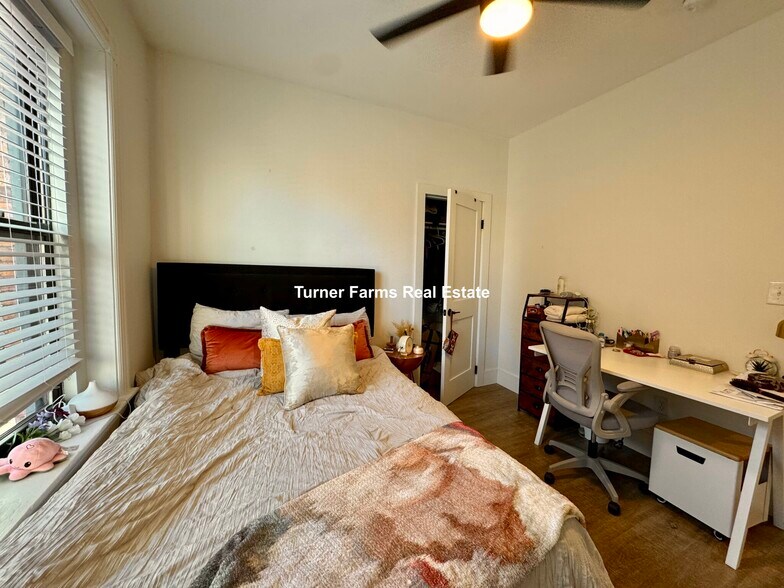 Building Photo - 1510 Tremont St