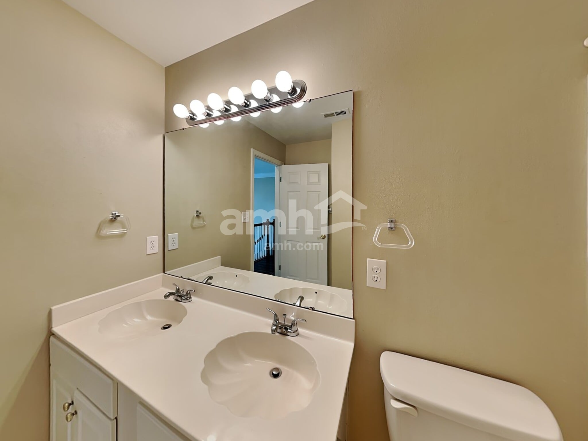 Building Photo - 8934 Tartan Ridge Dr