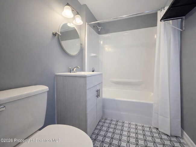 Building Photo - 2717 N Main Ave