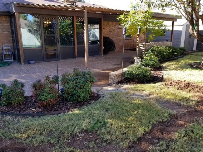 Building Photo - GREAT HOME CORNER LOT ZIA SCHOOL DISTRICT