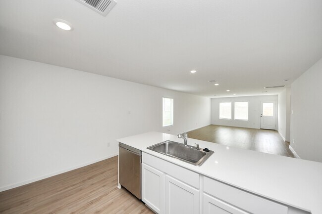 Building Photo - 3037 Pensacola Dr