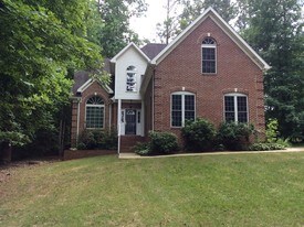 Building Photo - 8001 Lakeshore Dr