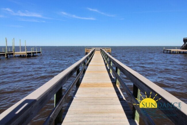 Building Photo - Gorgeous 3 Bedroom Townhouse in Miramar Beach