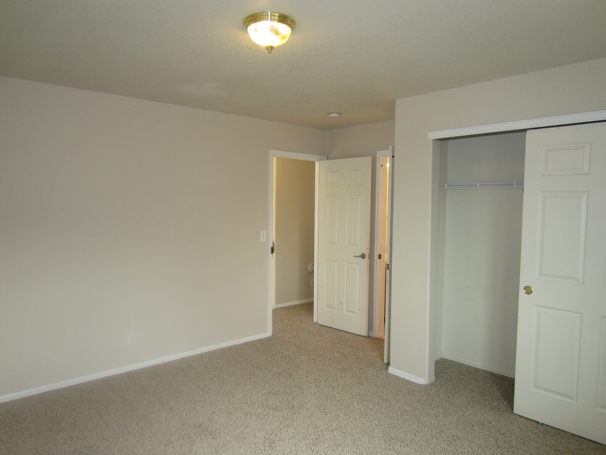 Building Photo - 10761 Cook Ct