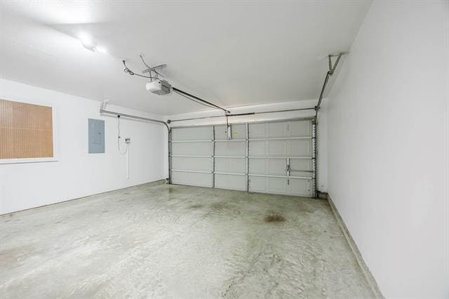 Building Photo - 8127 Robertson Dr