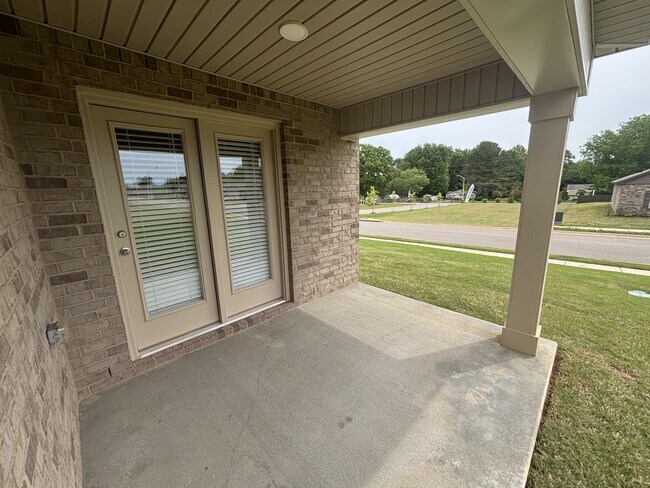 Building Photo - 104 Settlement Dr