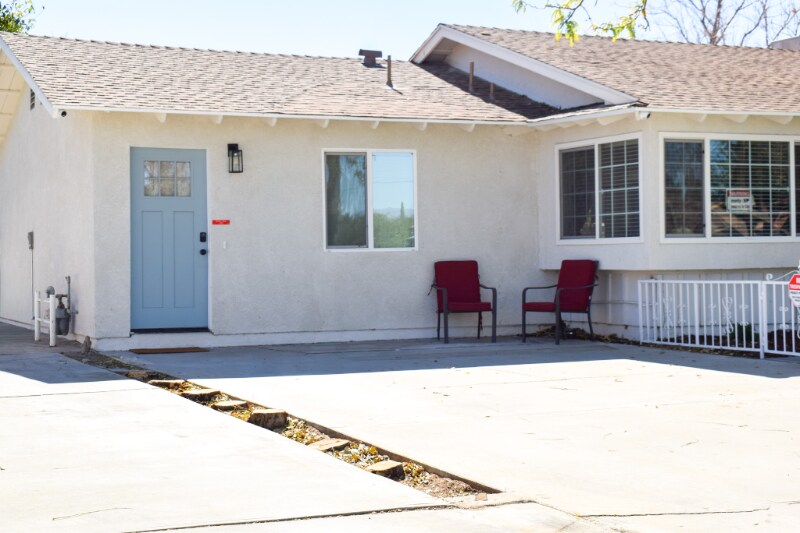 Building Photo - 4718 W Ave L 6