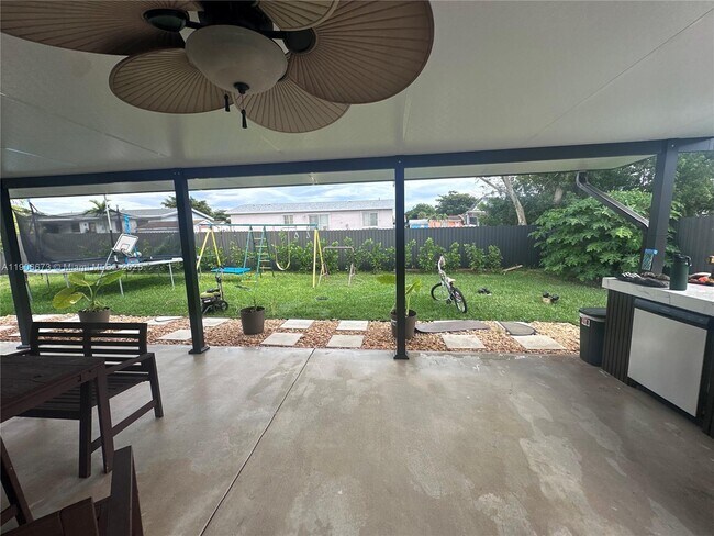 Building Photo - 22045 SW 114th Ave