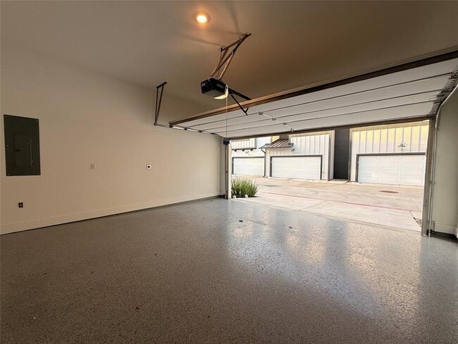 Building Photo - 2707 Dulce Ln