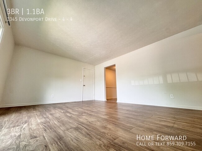 Building Photo - 1345 Devonport Dr