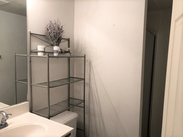 3 Bathrooms - 547 N 300 E