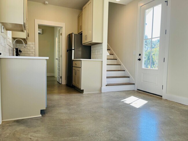 Building Photo - New Construction! 3 bedroom 2 bathroom home in Lagrange! Must see!