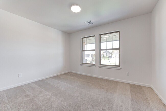 Building Photo - Brand New Home In Mustang!