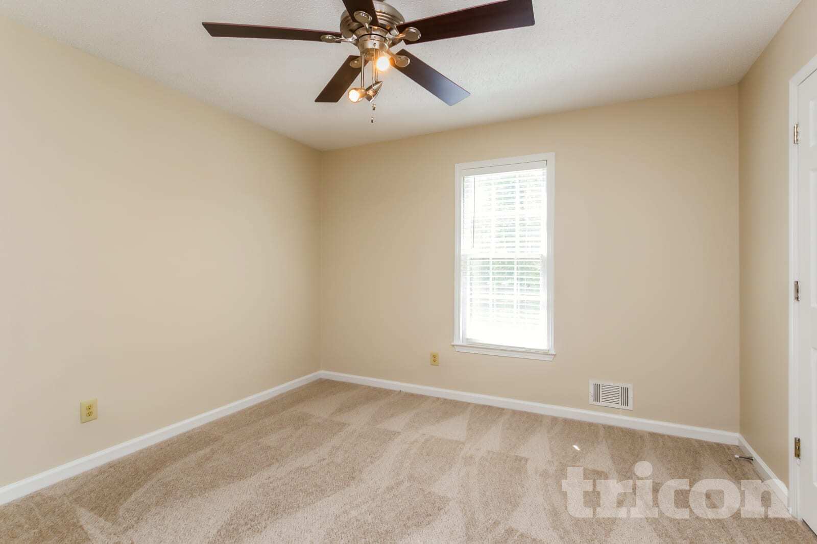 Building Photo - 329 Stratford Dr