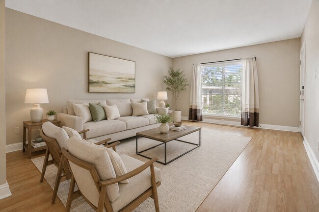 Building Photo - 1807 Stoney Brook Dr