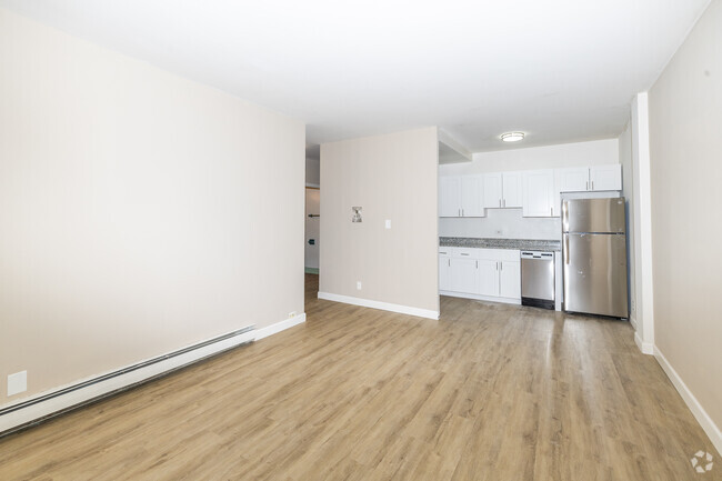 1BR, 1BA - 528SF - Living Room - Bon-Aire