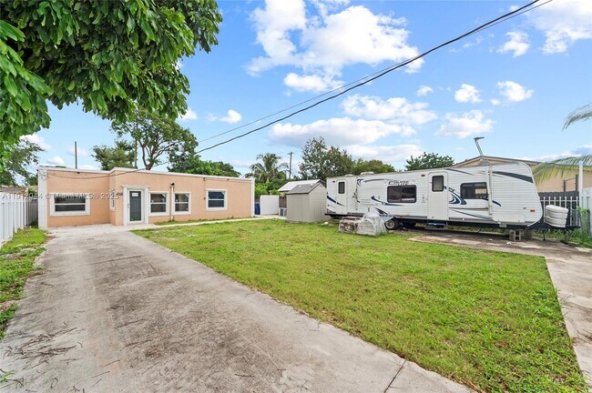 Building Photo - 1835 NW 85th St