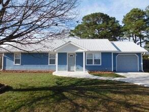 Building Photo - Charming Home in Havelock