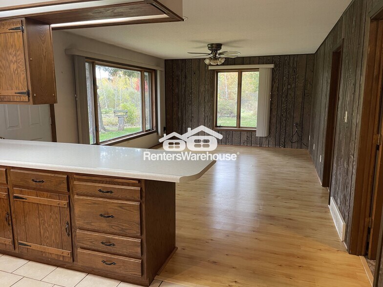 Building Photo - W4774 Pierce Rd