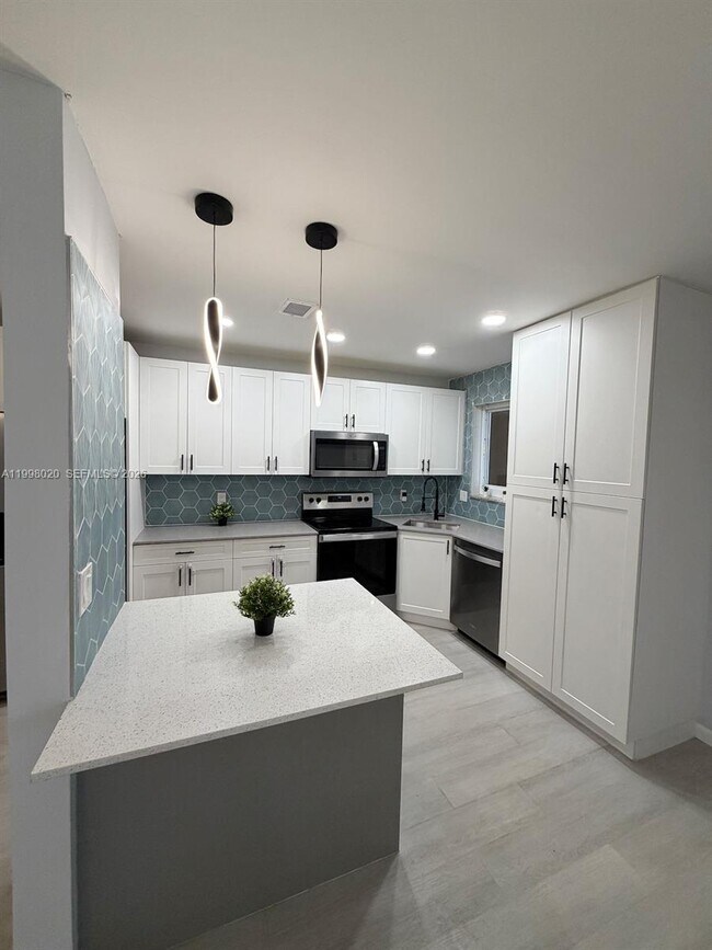 Building Photo - 2041 NW 81st Ave