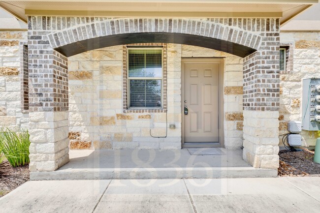 Building Photo - 2880 Donnell Dr