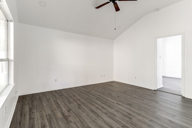 Building Photo - 18326 Autumn Trails Ln