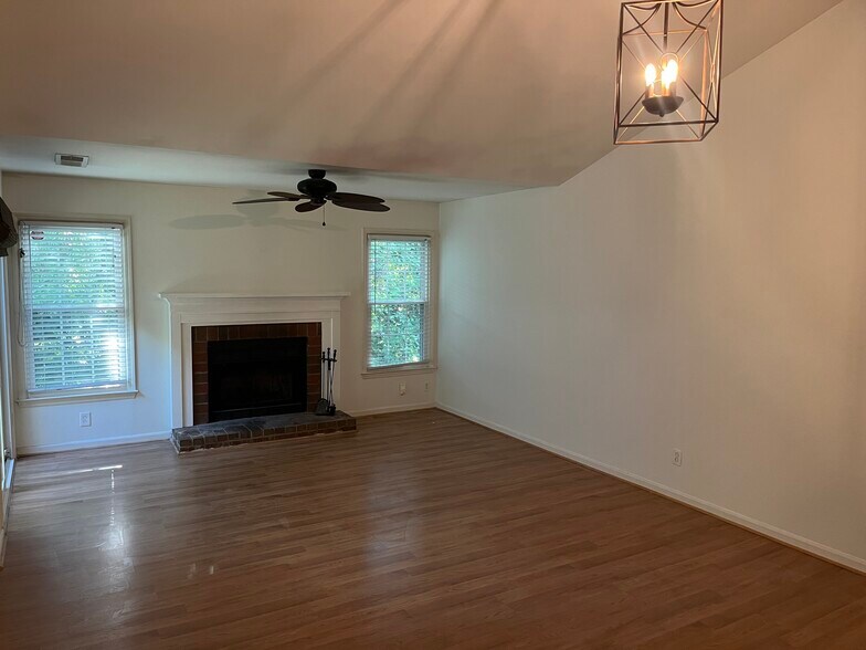 Building Photo - 3222 Selwyn Farms Ln