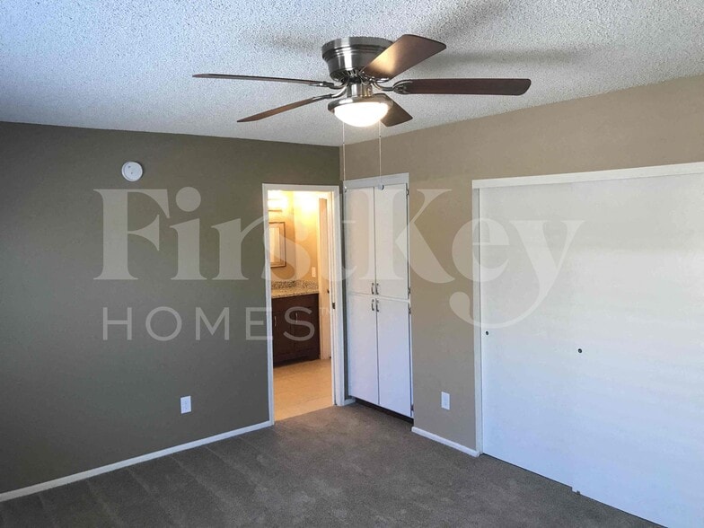 Building Photo - 4507 W Aster Dr