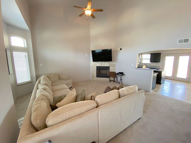 Building Photo - Northeast El Paso/Sandstone Ranch Estates 4 Bed Refrig A/C in Cul De Sac!