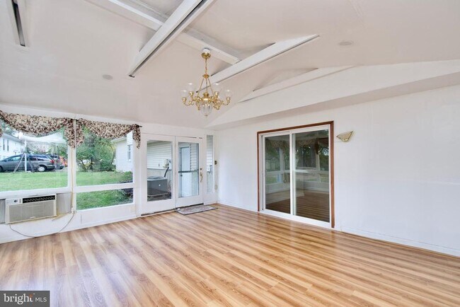 Building Photo - 10217 McKean Ct