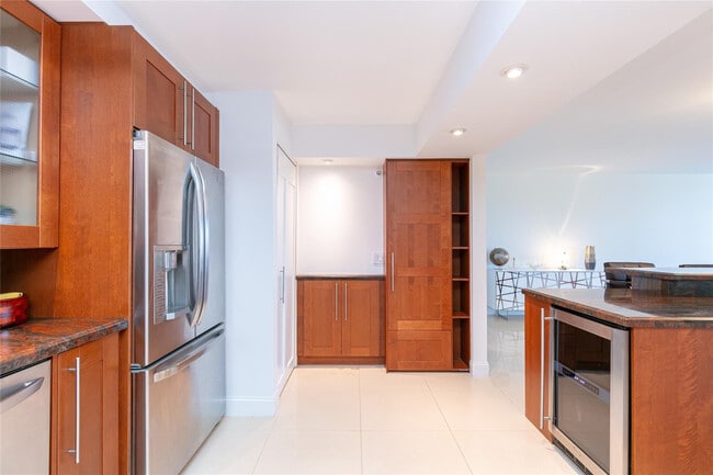 Building Photo - 3507 Oaks Way