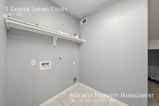 Building Photo - 2 Garden Spring Ct