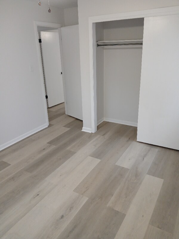 Building Photo - 1703 W Oak Ave