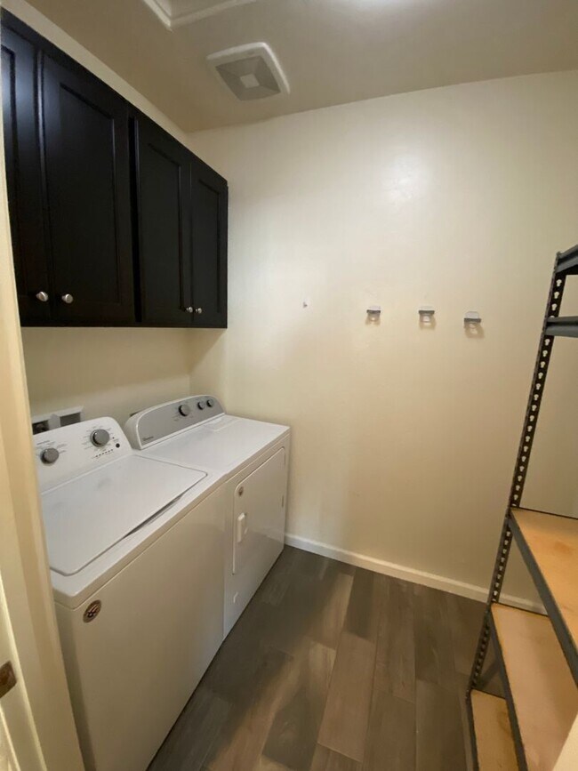 Building Photo - Tulare home coming soon!
