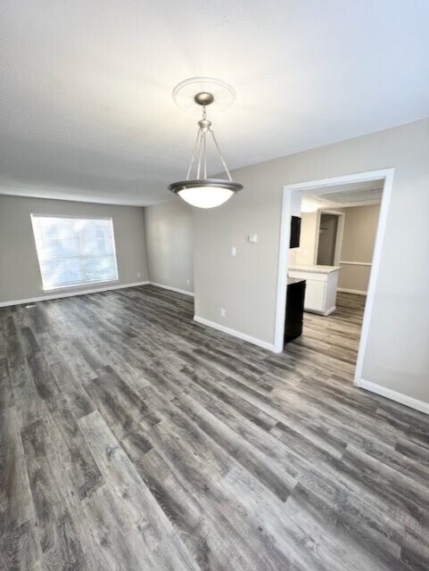 Building Photo - 6200 W Tidwell Rd