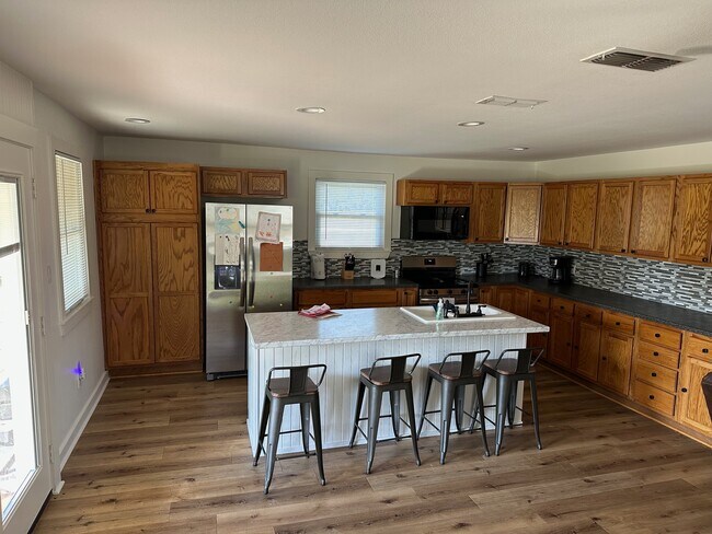 Building Photo - 21488 Mixon Rd