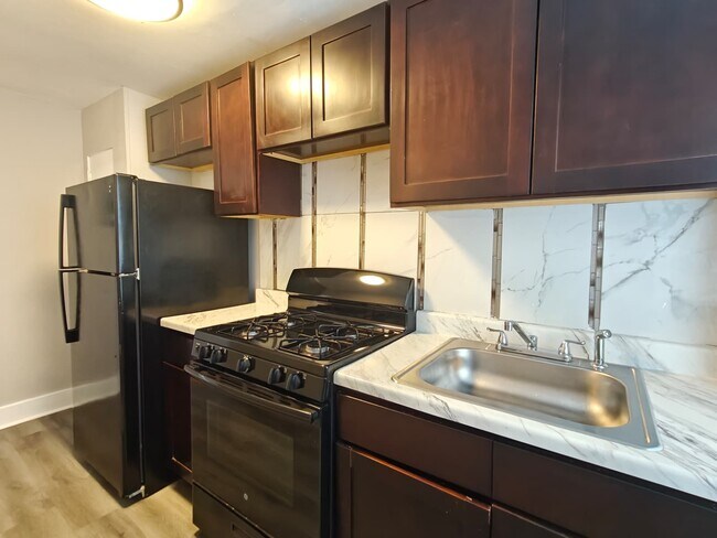 Building Photo - 6766 Blakemore St