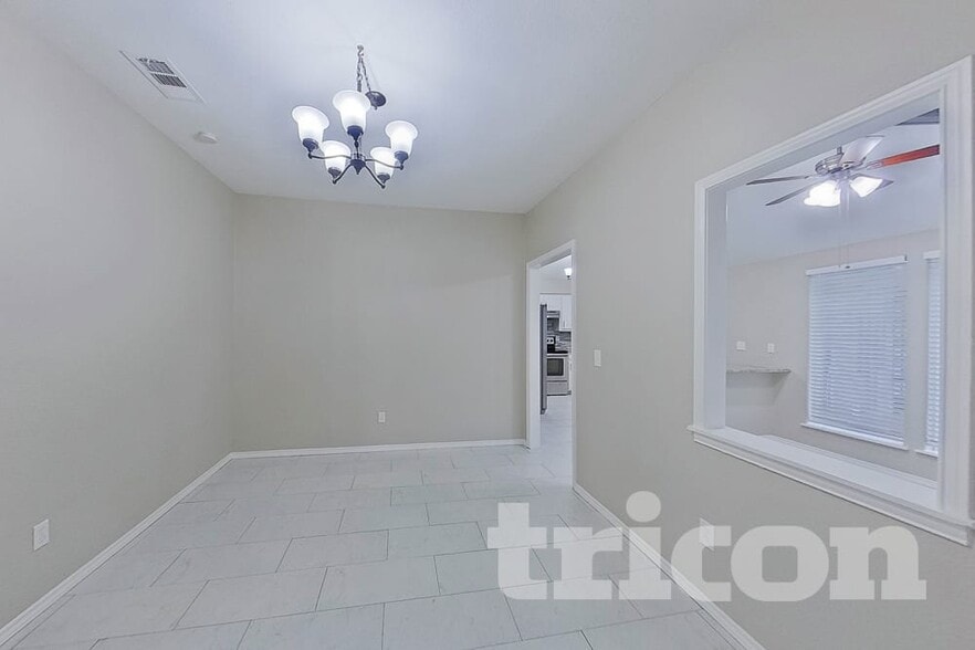 Building Photo - 3201 Chimneyrock Dr