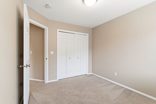 Building Photo - 17208 SW Pleasanton Ln